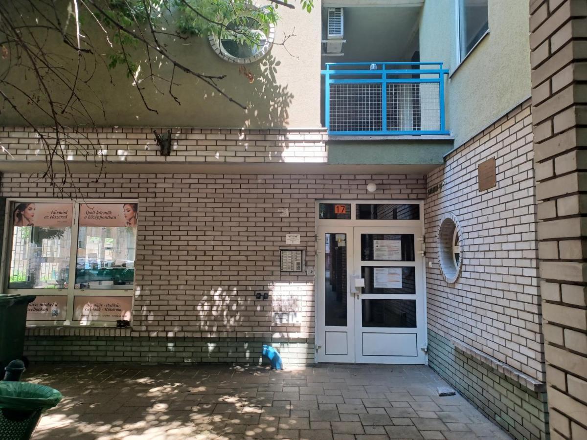 Liliom Apartment With Free Parking Space Budapest Exterior foto
